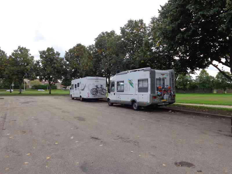 01 - Bourg en Bresse - PHOTOS - AIRES SERVICE - CAMPING ...